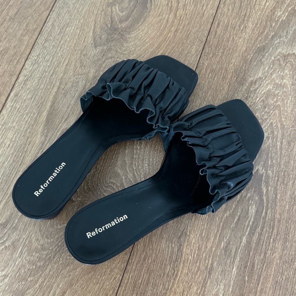 NWT Reformation Shoes - Shereen Ruched Block Heel Mule